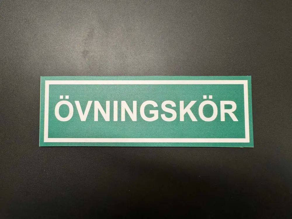 Skylt Övningskör MC LitenÖvningskörningsskylt MC Liten Rabatt
