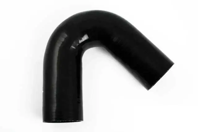 I lager Silikonslang Svart 135 grader 0,75‘‘ (19mm)