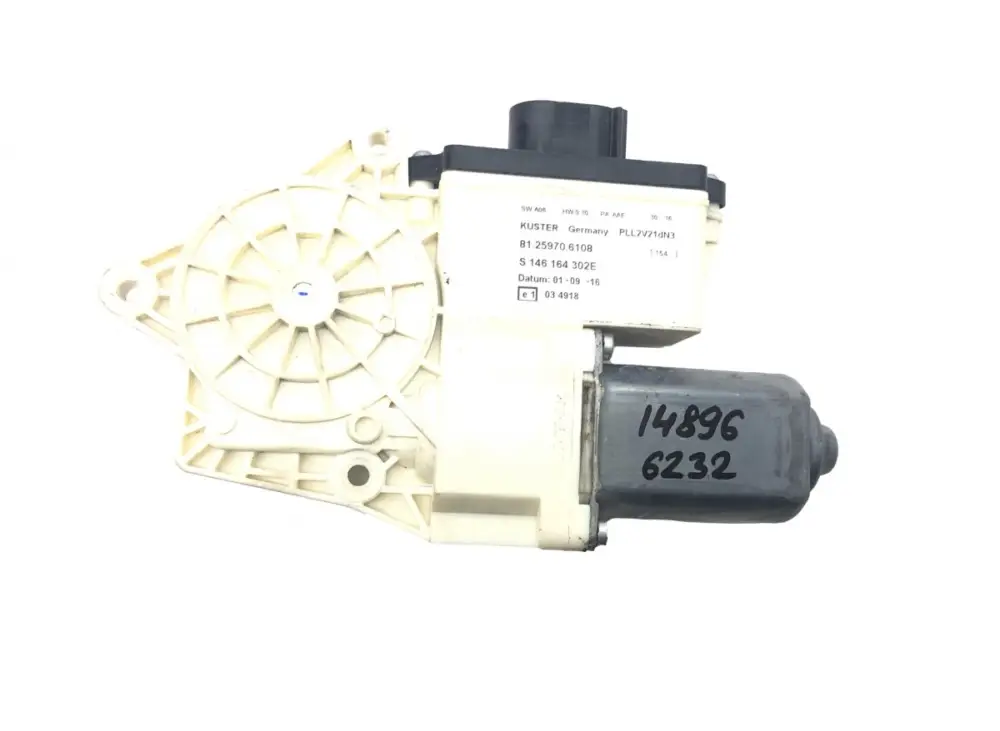81286016138 Fönsterhissmotor, höger MAN 81.28601-6138 81.25970-6108 81259706108 TGL, TGM, TGS, TGX (2005-2021) Nedsatt pris